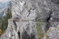 Chemin dans la falaise